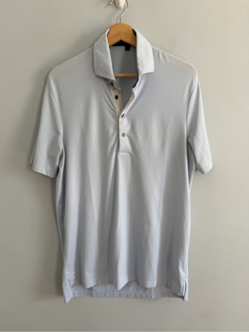 Greyson Polo Shirt Men’s Stripe Blue Golf Performance Stretch Wolf Logo Size S
